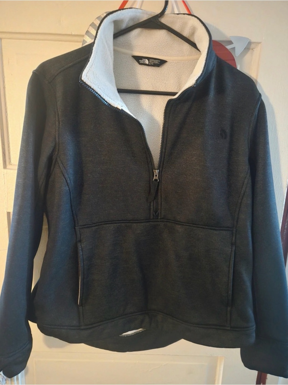 The North Face Women’s Dark Charcoal Half-Zip Sherpa Pullover - Picture 2 of 4